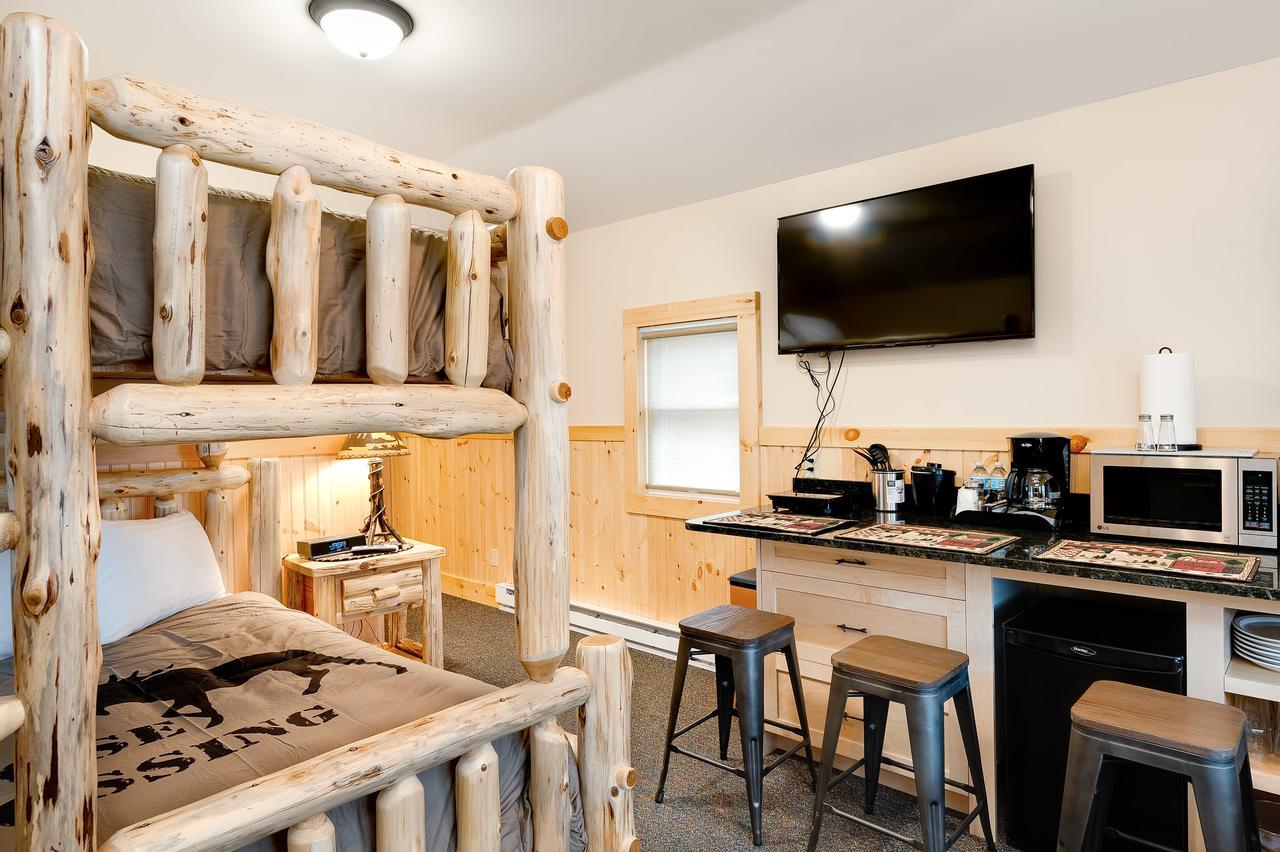 Cobble Mountain Lodge لايك بلاسيد المظهر الخارجي الصورة