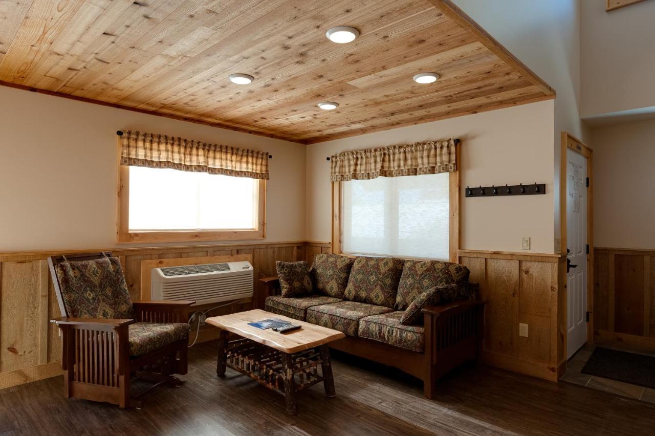 Cobble Mountain Lodge لايك بلاسيد المظهر الخارجي الصورة