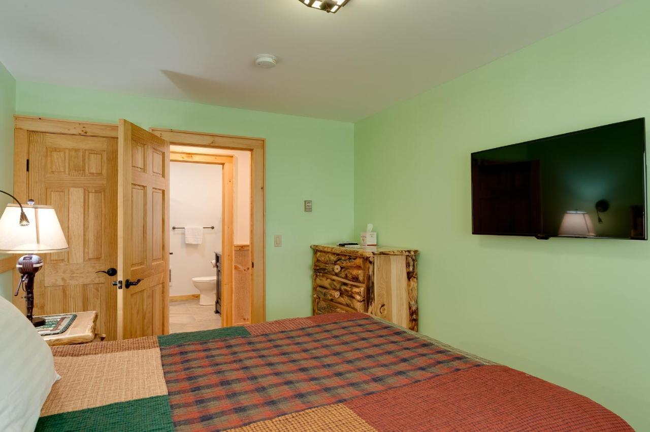 Cobble Mountain Lodge لايك بلاسيد المظهر الخارجي الصورة